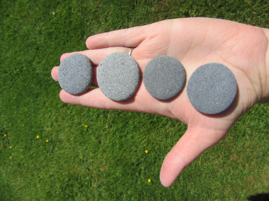 Flat ocean rocks, 10 rocks. 1 1/4 to 1 1/2 inches approx. flat ROUND beach rocks, Great for painting or carving necklace Pendants.